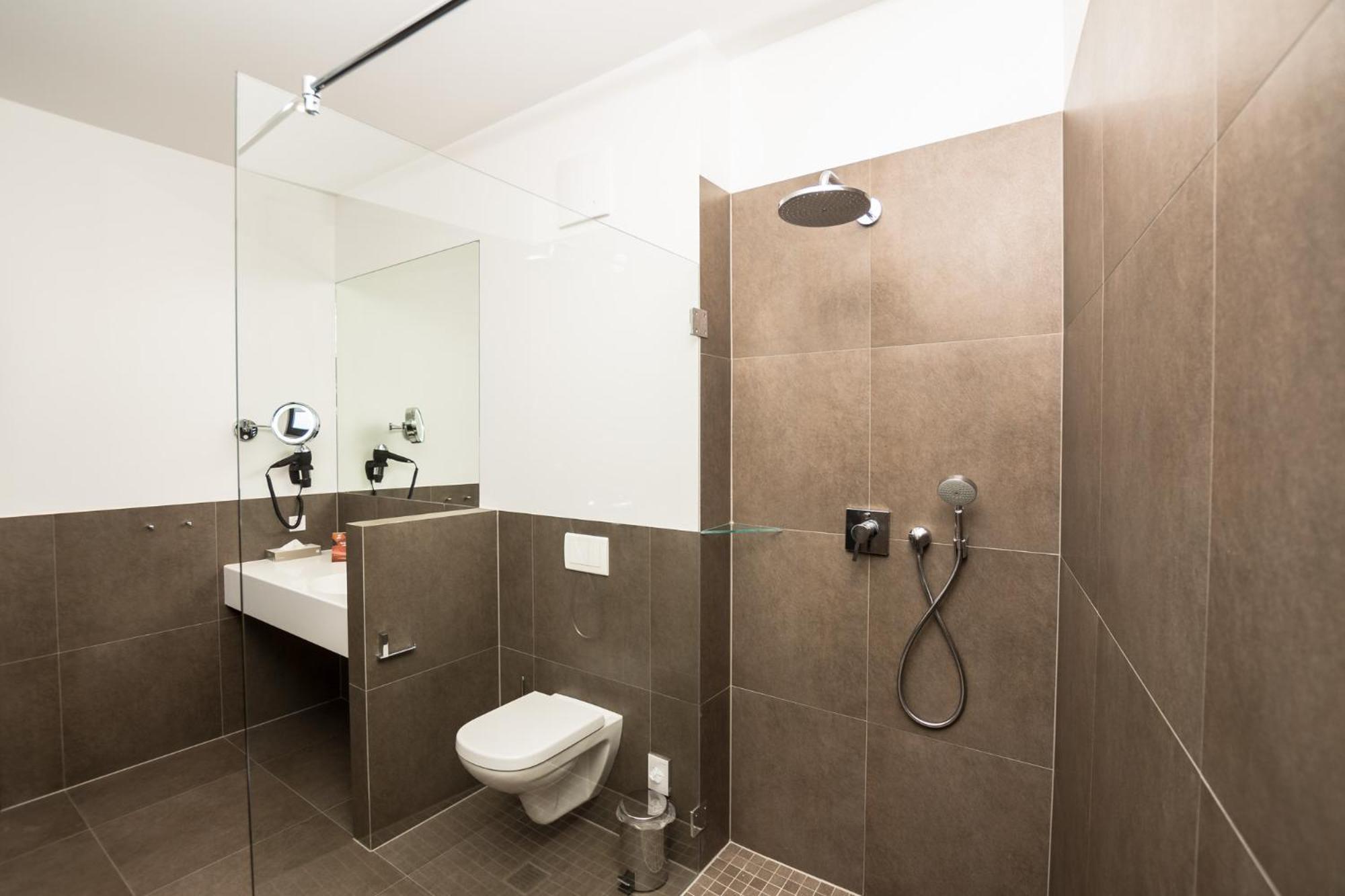 Stadthotel Reich Mellrichstadt Esterno foto