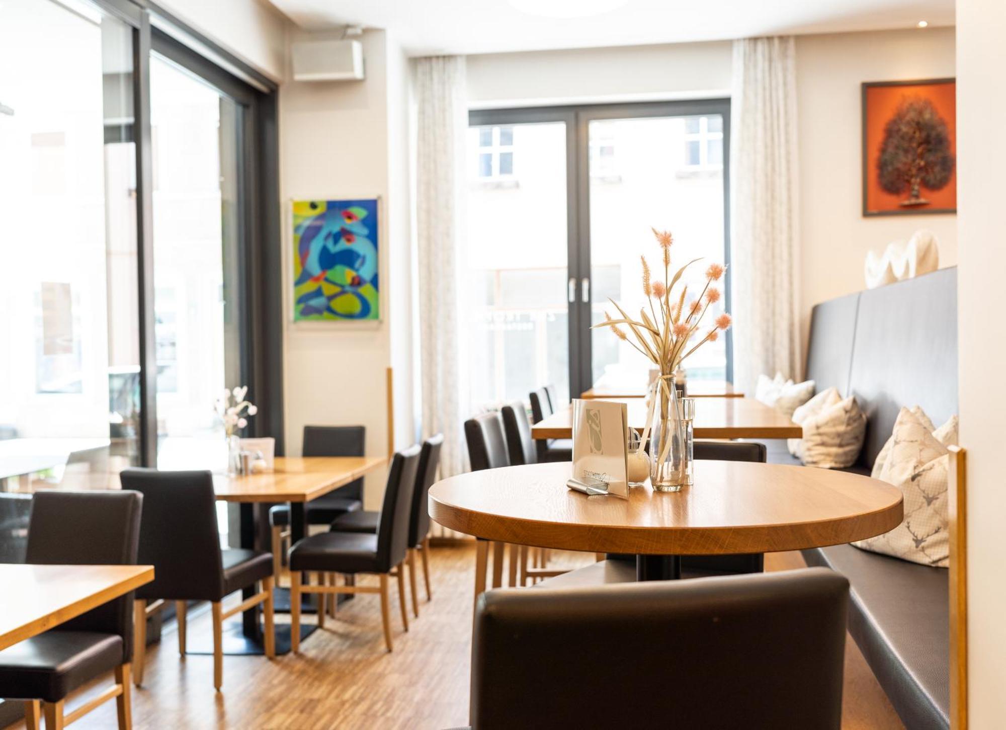 Stadthotel Reich Mellrichstadt Esterno foto